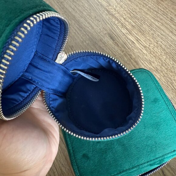 LA MER Limited Edition Velvet Emerald Green Makeup Bag Round Case Set - Picture 6 of 7